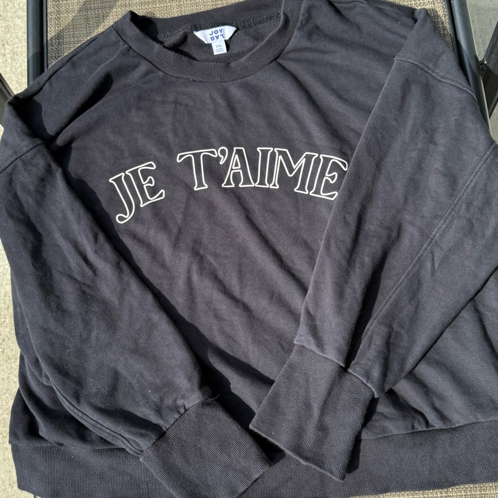 JoyLab Black Crewneck Sweater Je T'aime Design